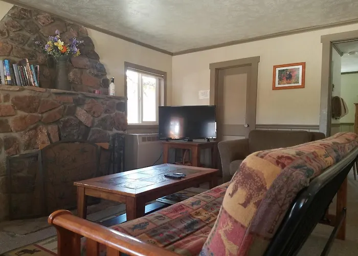 Daven Haven Lodge & Cabins